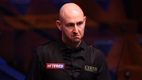 足坛中逐渐 足坛中逐渐